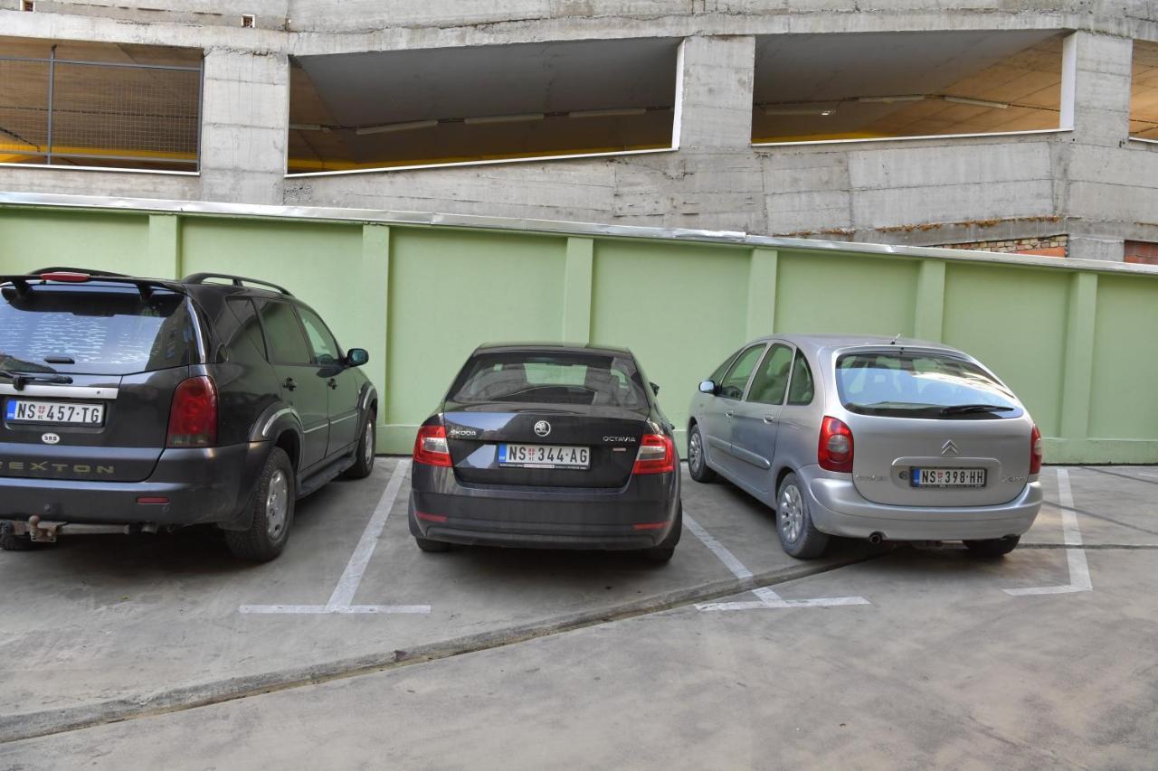 Mina Penthouse Apartamento Novi Sad Exterior foto